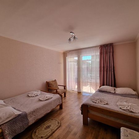 Guest House Moryachka Bosteri Exterior photo