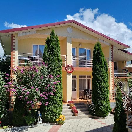 Guest House Moryachka Bosteri Exterior photo