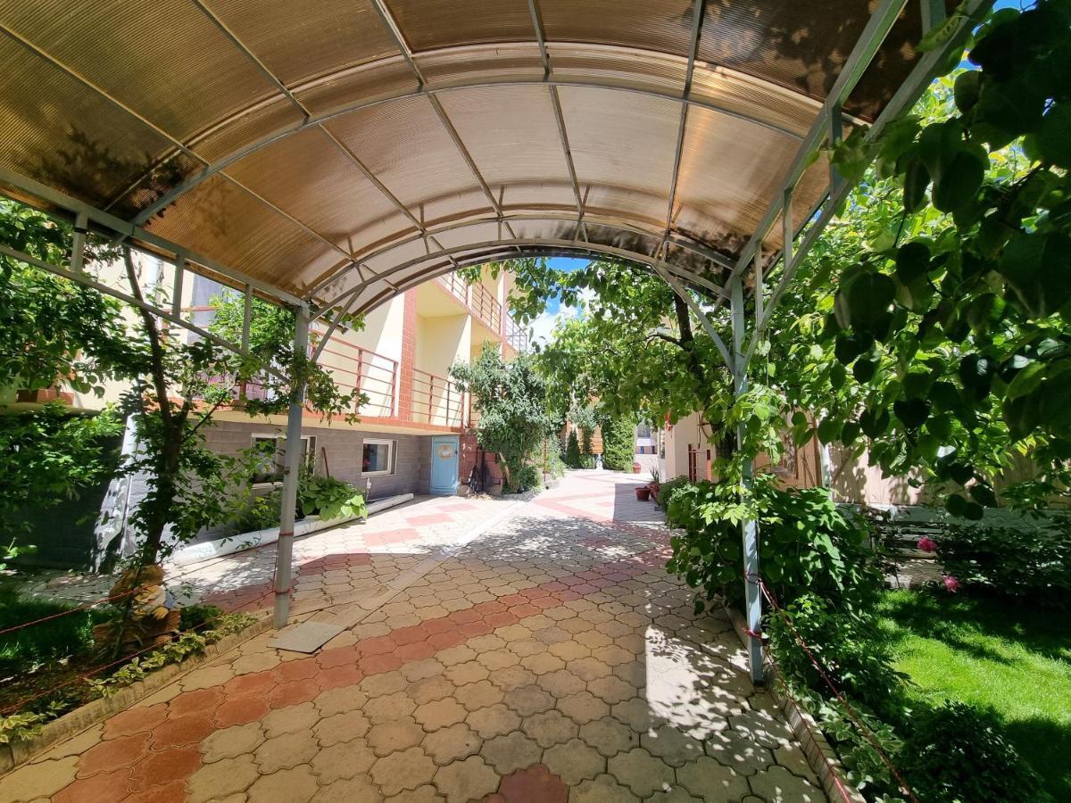 Guest House Moryachka Bosteri Exterior photo