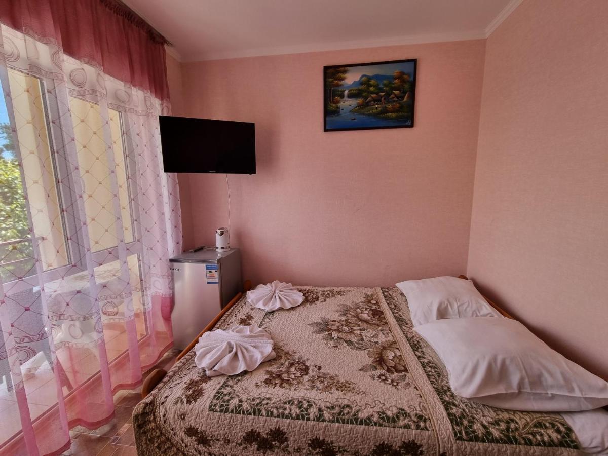 Guest House Moryachka Bosteri Exterior photo
