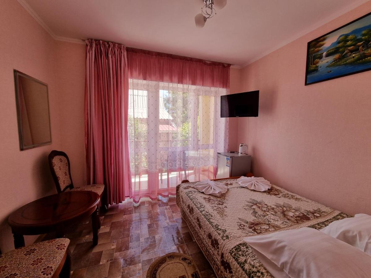 Guest House Moryachka Bosteri Exterior photo