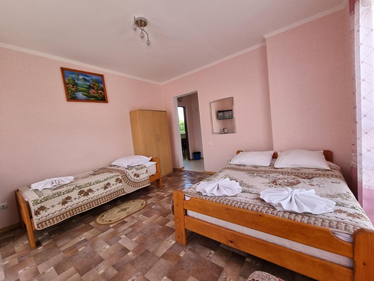 Guest House Moryachka Bosteri Exterior photo