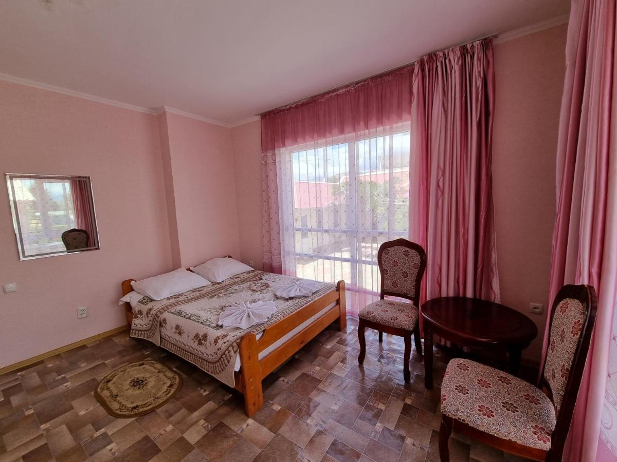 Guest House Moryachka Bosteri Exterior photo