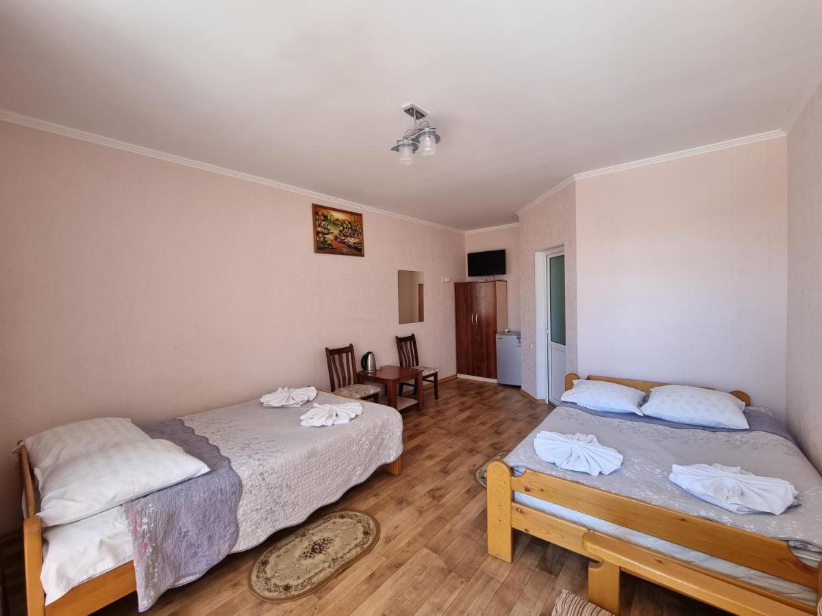 Guest House Moryachka Bosteri Exterior photo