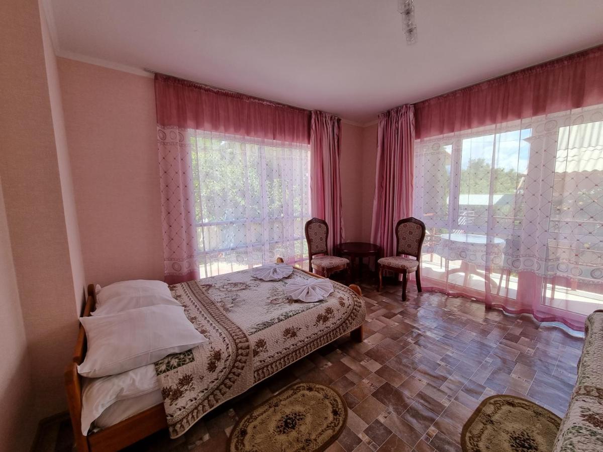 Guest House Moryachka Bosteri Exterior photo