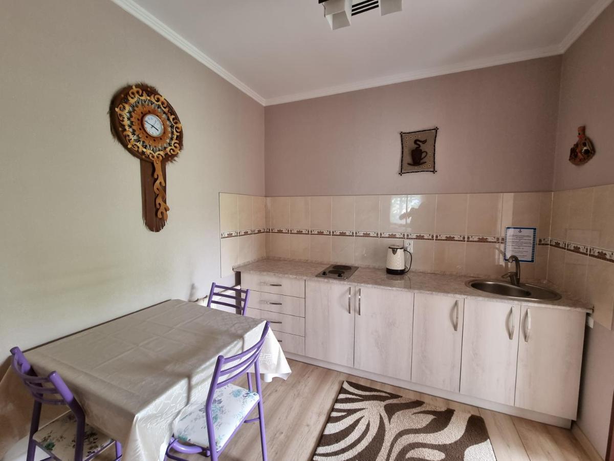 Guest House Moryachka Bosteri Exterior photo