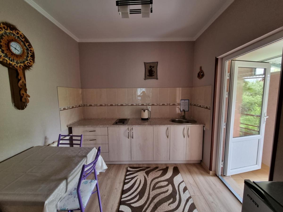 Guest House Moryachka Bosteri Exterior photo