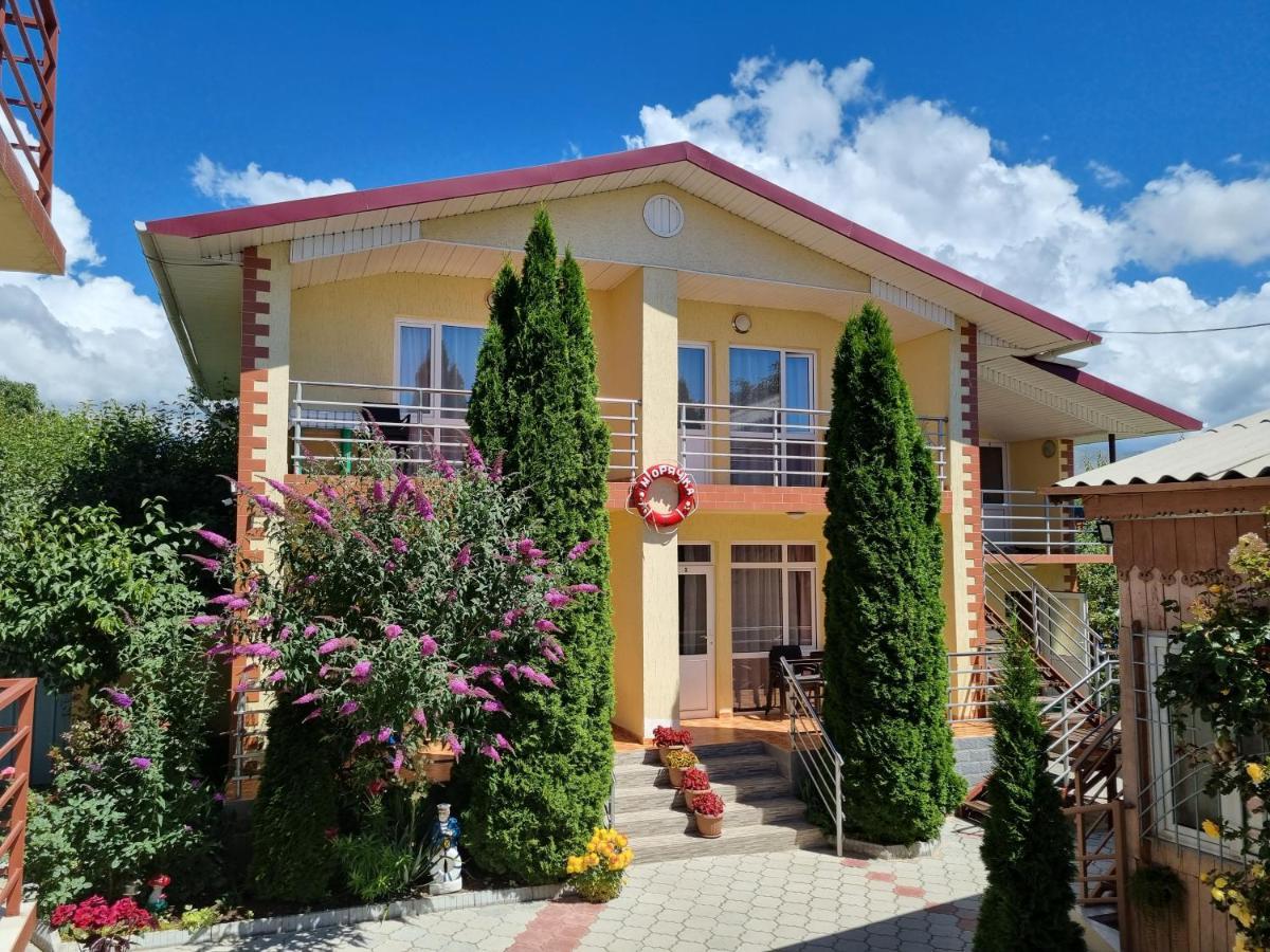 Guest House Moryachka Bosteri Exterior photo