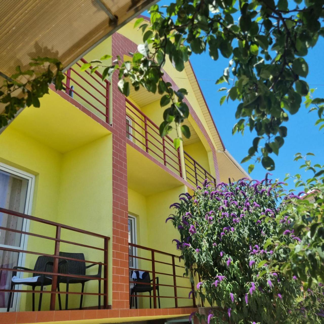 Guest House Moryachka Bosteri Exterior photo