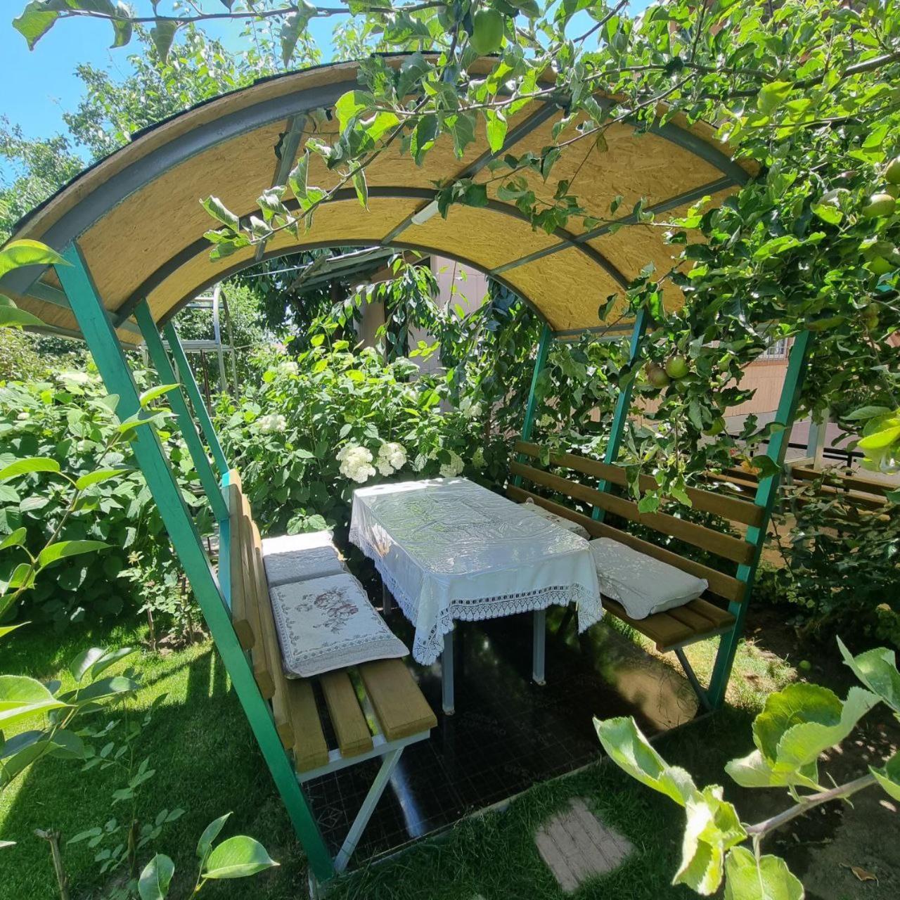 Guest House Moryachka Bosteri Exterior photo