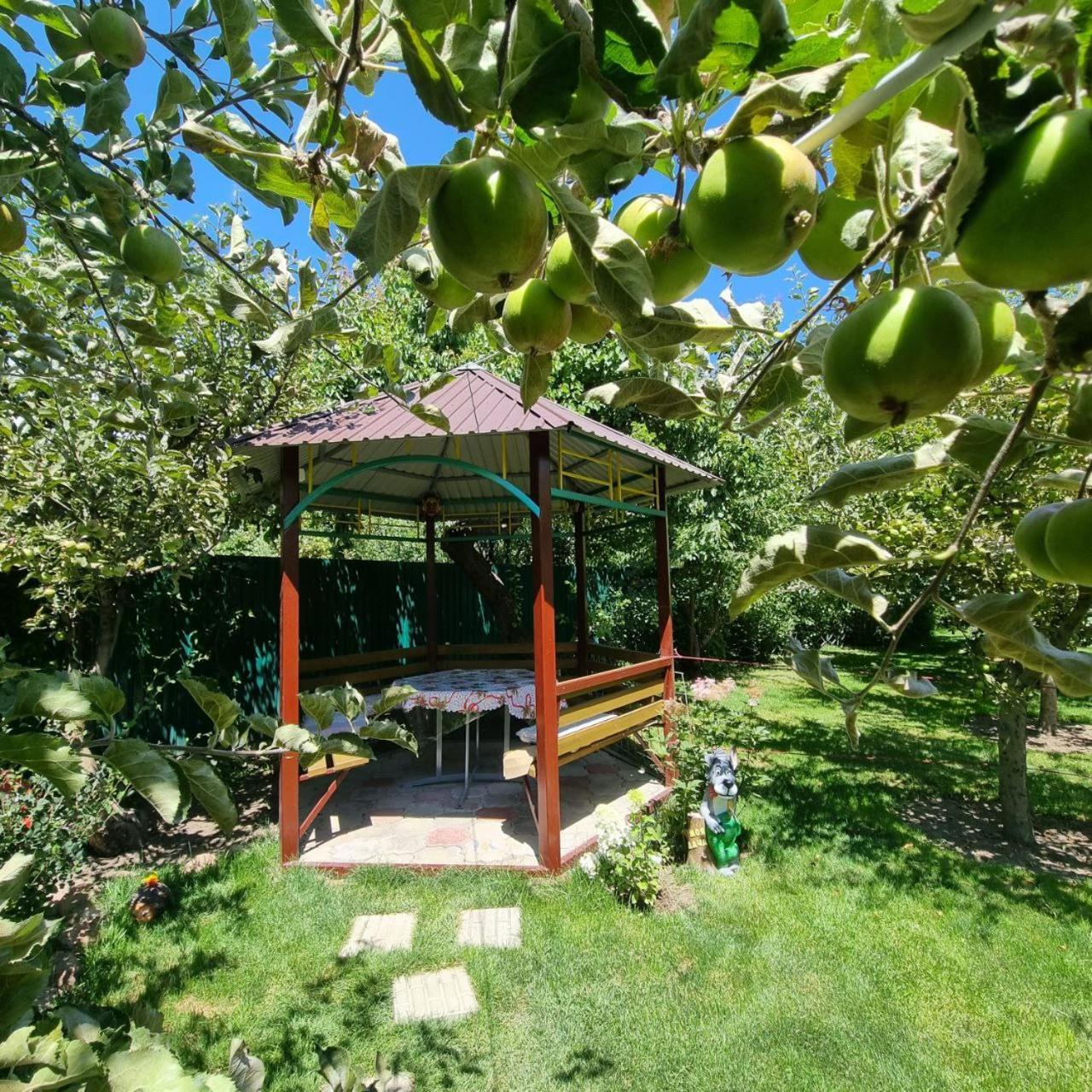 Guest House Moryachka Bosteri Exterior photo