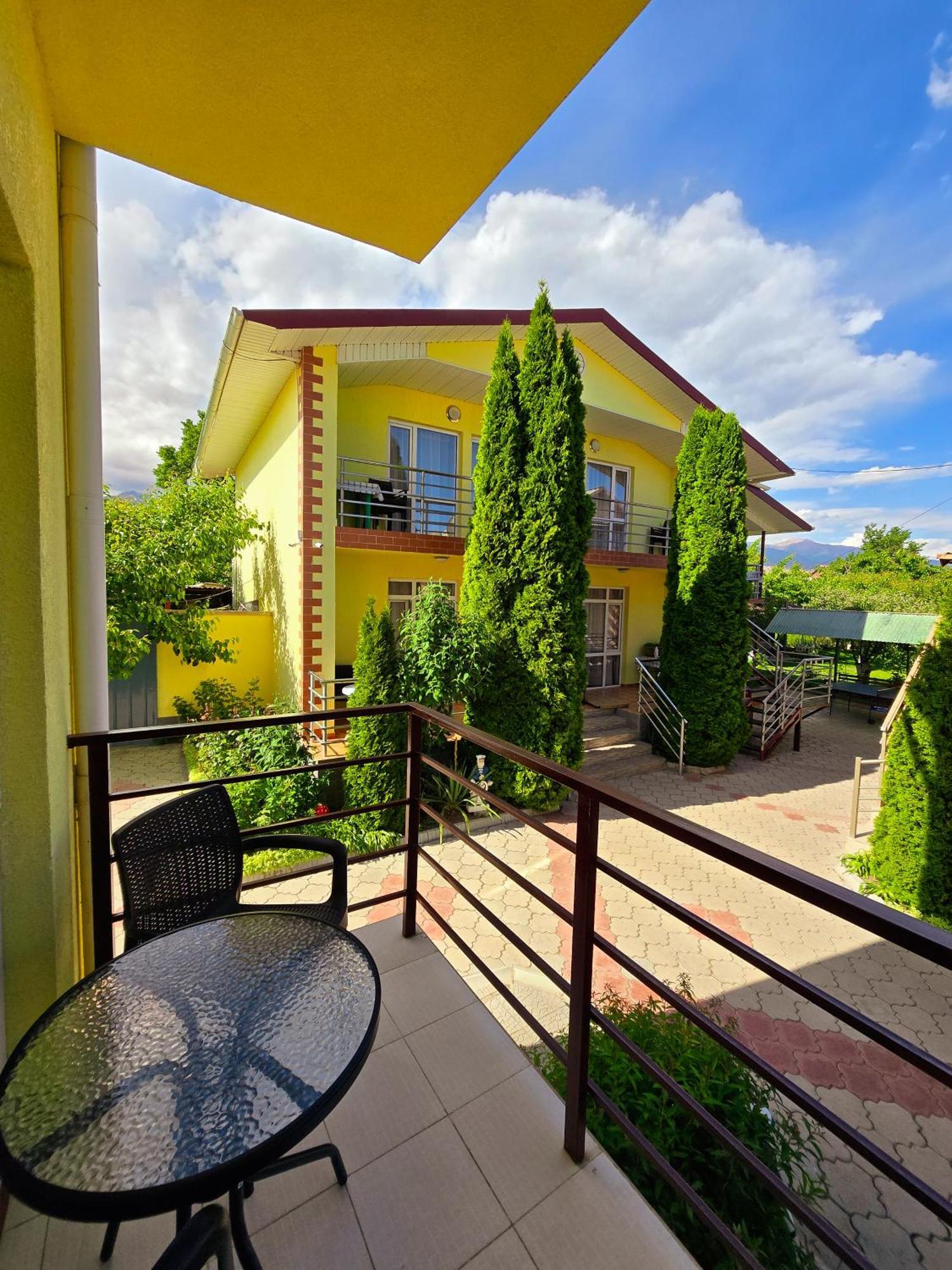 Guest House Moryachka Bosteri Exterior photo